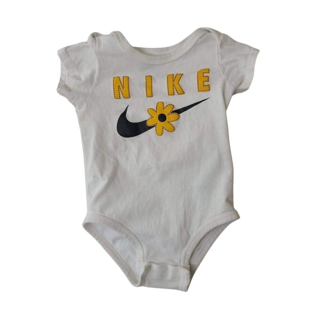 Nike Baby Bodysuit White Short Sleeve Daisy Swoosh Logo 12M